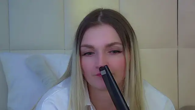 Chatroom XXX en direct de AnnyRaii