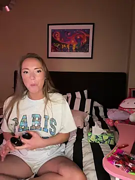 XXX chat uživo modela misspollypeach