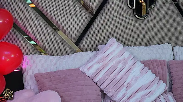 Mishelle-Brizo Live XXX-Chat