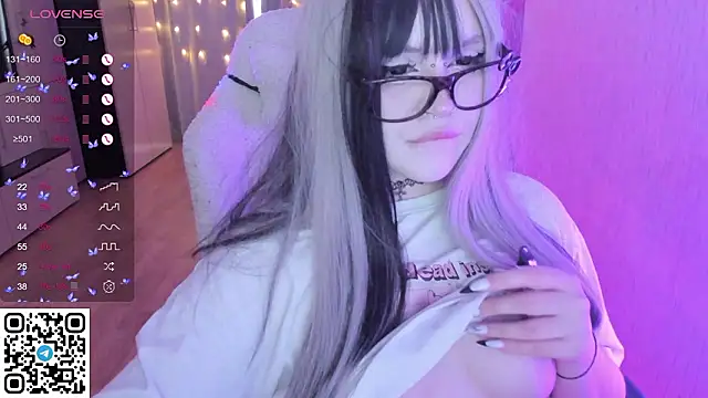 Chatroom XXX en direct de SelenaCute