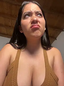 XXX chat uživo modela Nhefertary