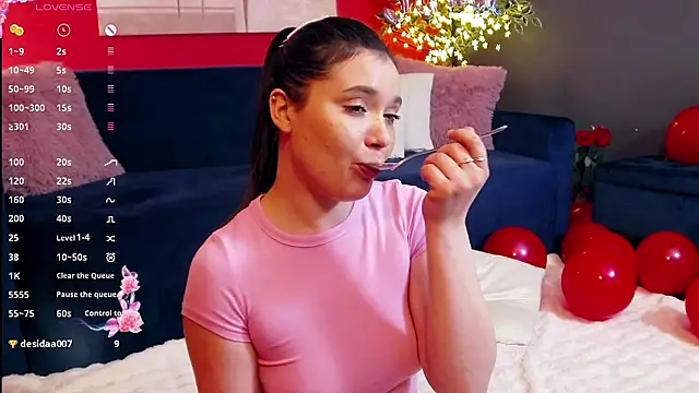 SelenaAllure Adlı Modelin Canlı XXX Sohbeti