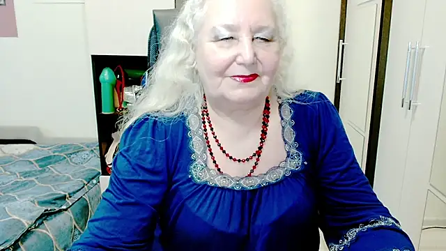 Chat +18 de GrannyAlisa ao vivo