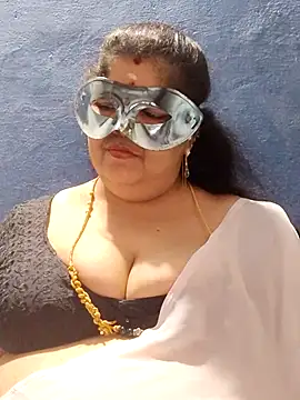 tamilthanushri Adlı Modelin Canlı XXX Sohbeti