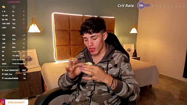 AlejooTwink Adlı Modelin Canlı XXX Sohbeti