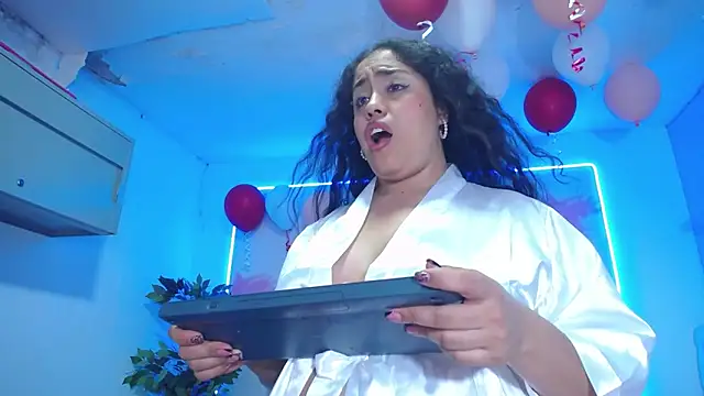 Онлайн чат XXX cristal_horny19