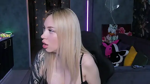 BlckmirrorrのライブXXXチャット