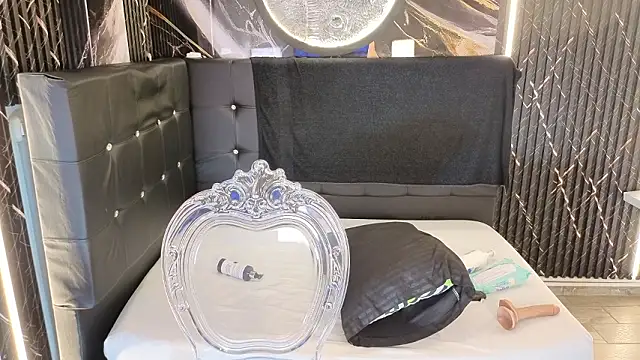 Chat XXX en directo de Bruja__Scarlata