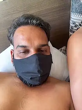 Chat +18 de indianshycouple ao vivo