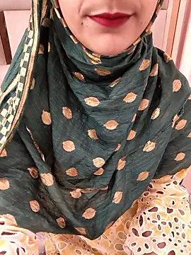 Indian-Aleena Chat XXX in diretta