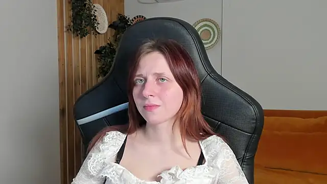 Chatroom XXX en direct de FreyaVey