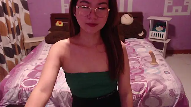 Sweety_Aria élő XXX-chatje