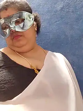 tamilthanushri Live XXX-Chat