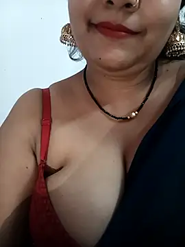 Nyra-23 Show in webcam