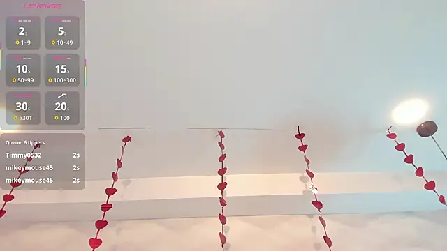 caro_gemmのライブXXXチャット