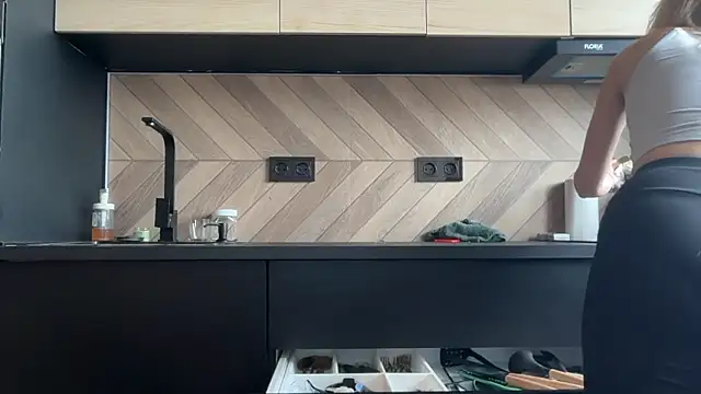 karo123421's Live XXX Chat