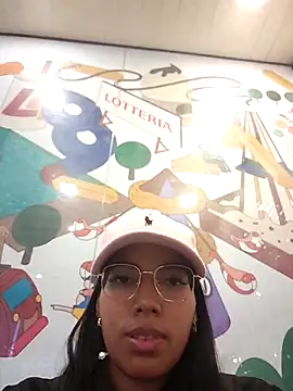 SheenaBrooke: διαδικτυακό σόου στην κάμερα