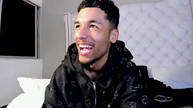 Thiagoferreti Show in webcam