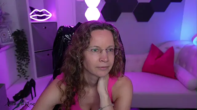 AnnikaRose 라이브 XXX 채팅