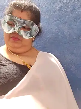 tamilthanushri élő XXX-chatje