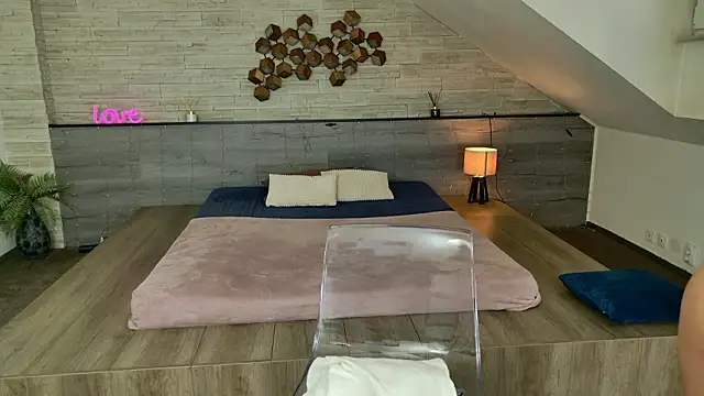 hornyb33_ লাইভ XXX চ্যাট