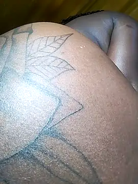 Chat XXX en directo de Hugemassivebootie