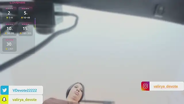 valirya_devote Chat XXX live