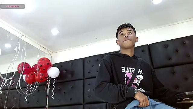 TonnyMarck 라이브 XXX 채팅