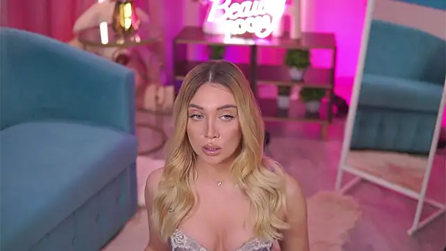 Chatroom XXX en direct de NadyaBlue