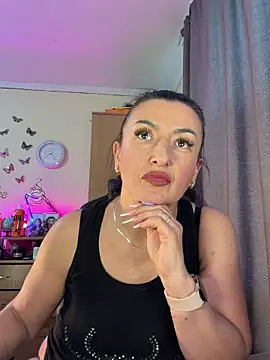 Show modela Hotangel75 na web-kameri