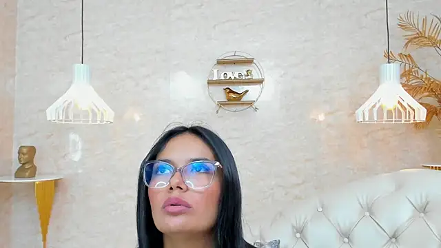 LYA_SWEETX's Live XXX Chat