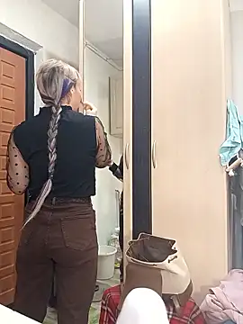 Conny_Shellie Adlı Modelin Canlı XXX Sohbeti