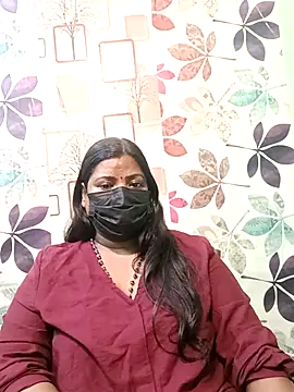 TAMIL-MILF-'s Live XXX Chat