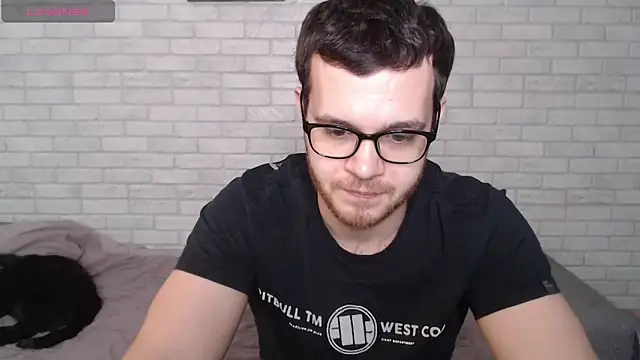 Alexxx_horny 即時 XXX 聊天