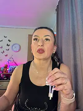 Show modela Hotangel75 na web-kameri