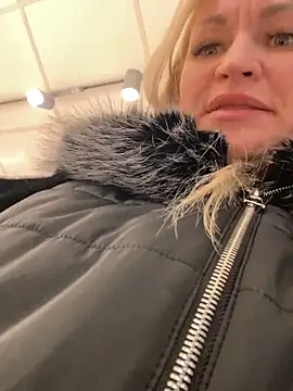 kira_saning Chat XXX live