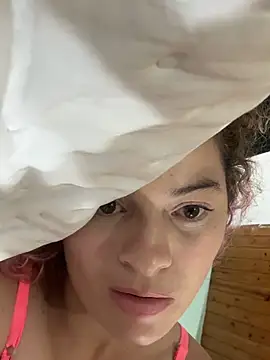 AriBeautiful 网络视讯表演