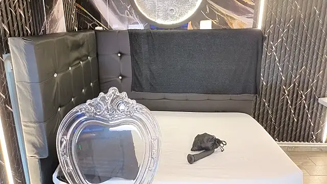 Bruja__Scarlata 라이브 XXX 채팅