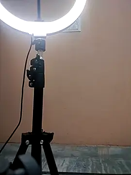 meenu_bhabhi547 Show in webcam