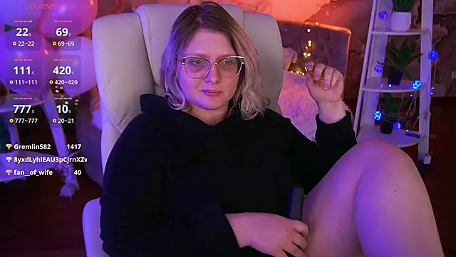 CoolTatis' Live XXX Chat