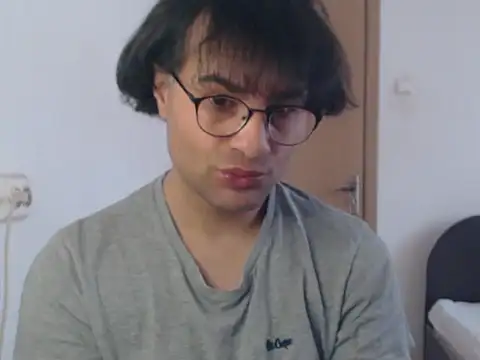 Show modela wildpussycat23 na web-kameri