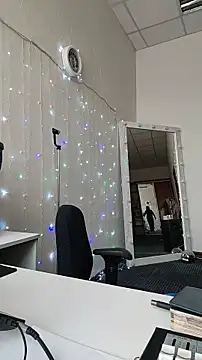 Juicy_PeachLux's Live XXX Chat