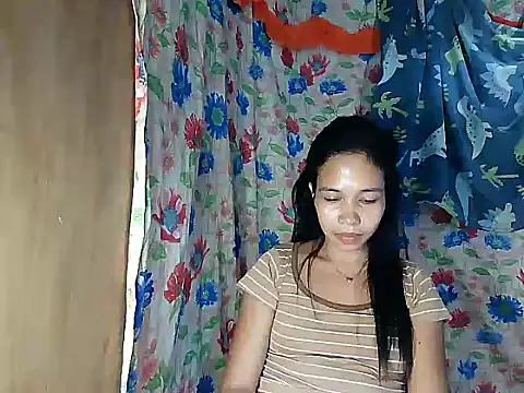 PinaySkinnyGirl élő XXX-chatje