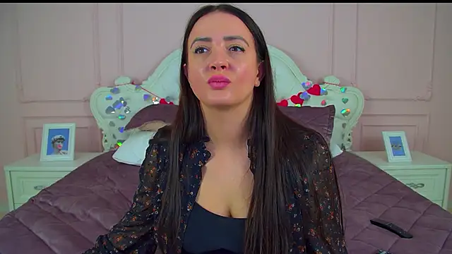 ElinaBellucci Live XXX-Chat