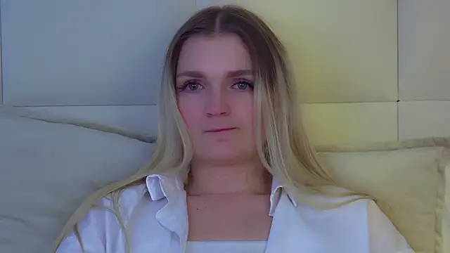 AnnyRaii Chat XXX live