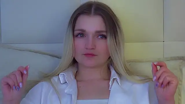 Онлайн чат XXX AnnyRaii