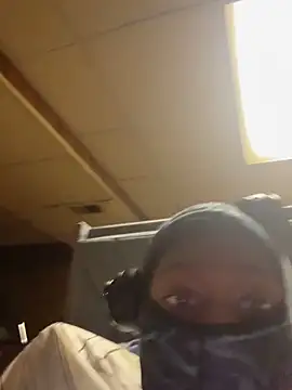 Chat +18 de ProveYourLoyalty2 ao vivo