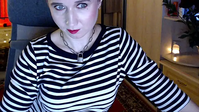 ClassyInna Webcam-Show