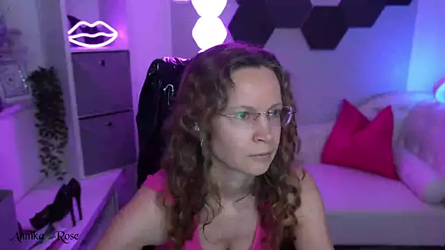 AnnikaRose 라이브 XXX 채팅