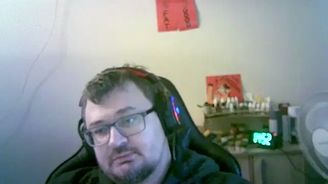 SirAbuser Show in webcam